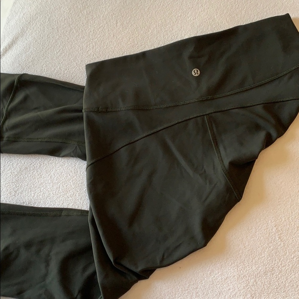 Lululemon In Movement Crop Evergreen Capri Pants